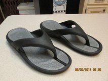 Men's Summertime Flip Flops Size 8-9 - Excellent Condition in Houston, Texas